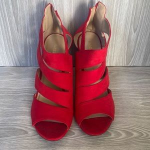 Madeline Stuart strappy Red heels size 8.5